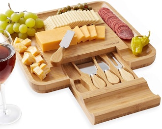 Casafield Organic Bamboo Cheese Board & Knife Set