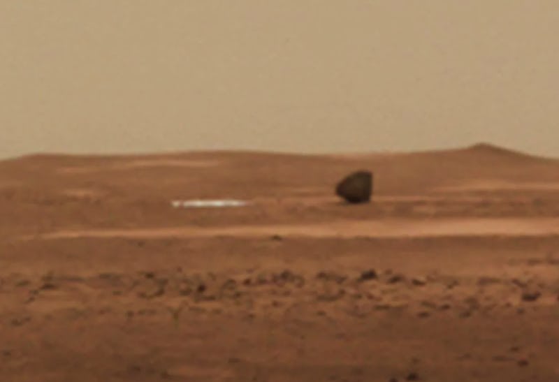 zhurong landing shell and parachute on Mars