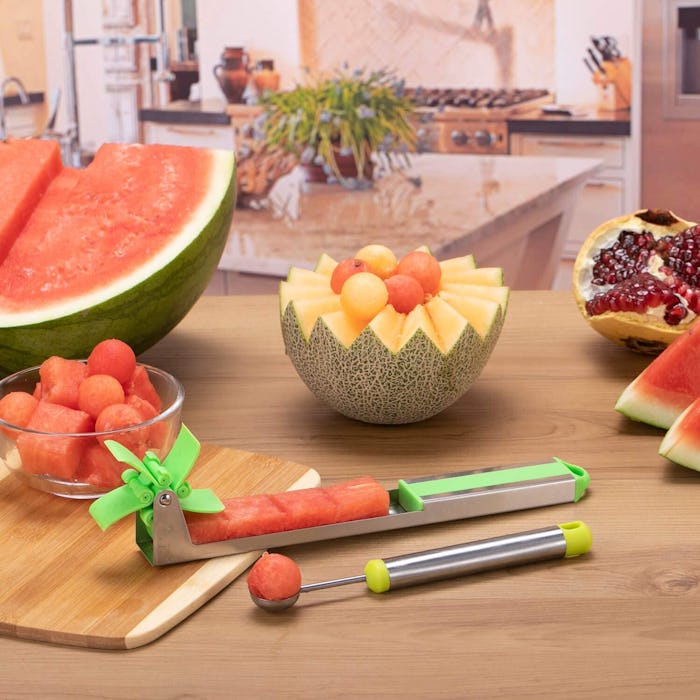 YIDADA Watermelon Windmill Cutter