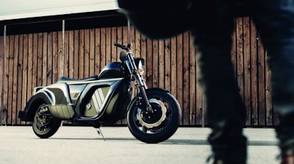 A company called Zaiser Motors has unveiled an electric motorcycle with a promised range of 300 mile...