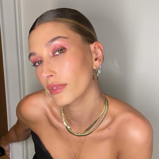 Hailey Bieber's Makeup Artist Shares The Exact Products She Uses On The  Model