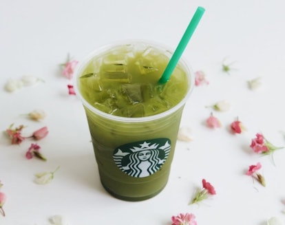 These Starbucks matcha drinks are packed with refreshing taste and caffeine.