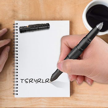 Tsryrlr Multitool with LED Flashlight