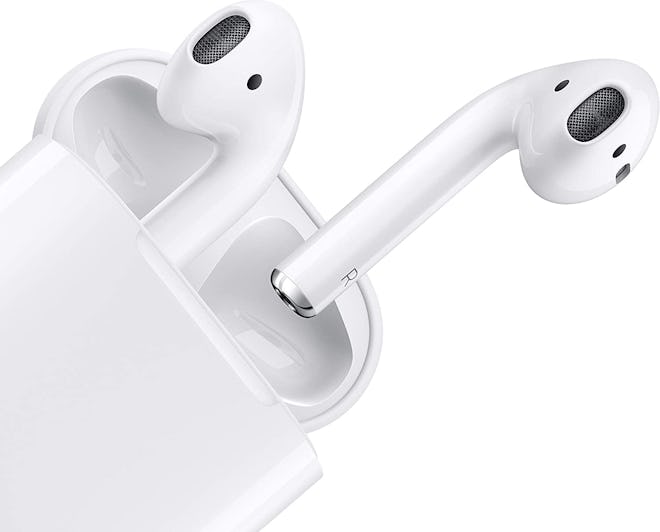 Apple AirPods With Charging Case
