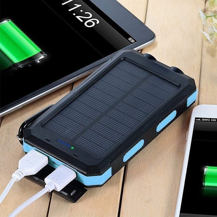 Dualpow Solar Charger