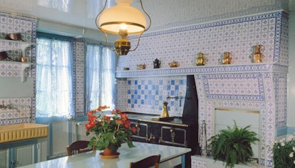 Claude Monet's Giverny kitchen shows a creative way to use tile.