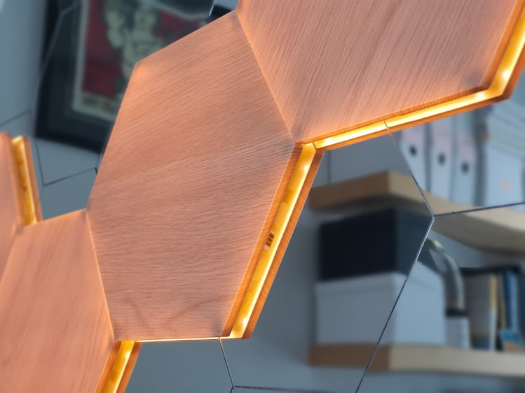 Nanoleaf Elements side illumination