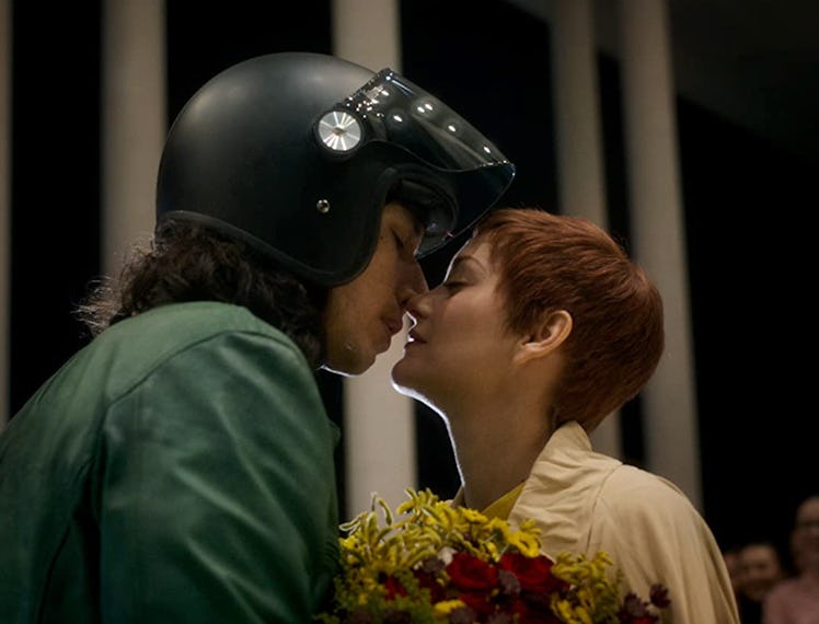 Adam Driver and Marion Cotillard kissing in Annette