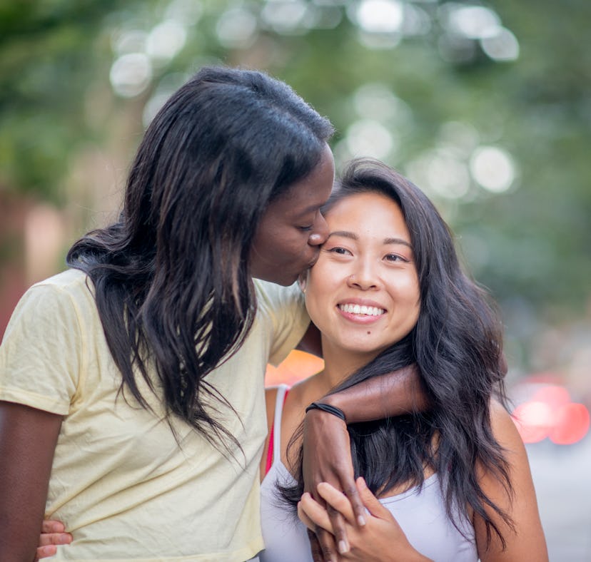 2 Libra women dating.