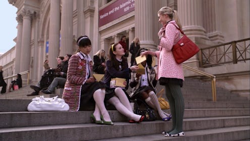 Jenny Humphrey talking to Blair Waldrof on the Met steps in the pilot episode of 'Gossip Girl.'