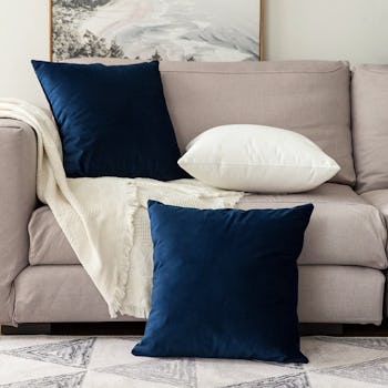MIULEE Velvet Decorative Square Throw Pillow Covers. (2-Pack)