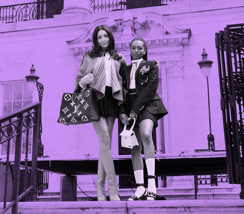 2 young women on the steps of The Met in NYC, one of 'Gossip Girl's filming locations.