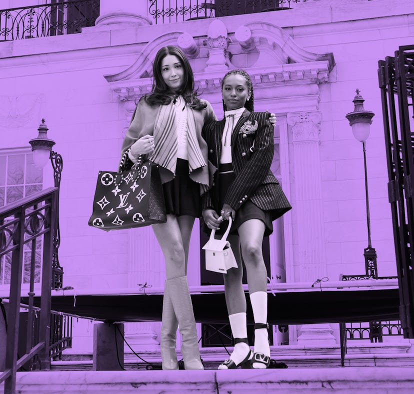 2 young women on the steps of The Met in NYC, one of 'Gossip Girl's filming locations.