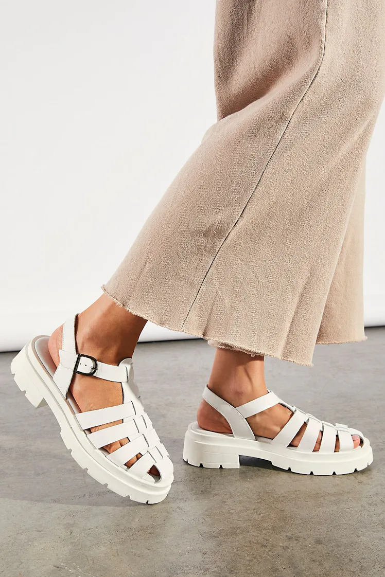 Flatsy Summer 10 Summer Flat Trends Stylish Women Are Living In