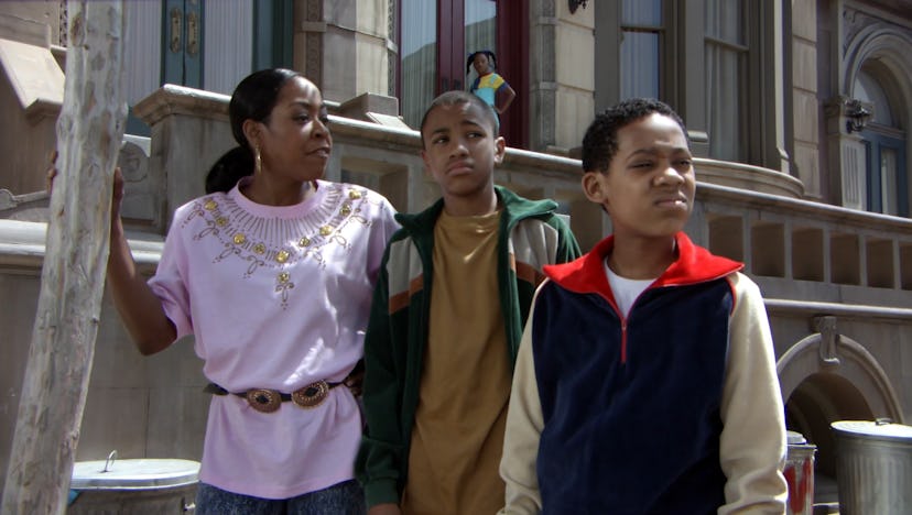 Everybody Hates Chris was inspired by comedian Chris Rock'c childhood.