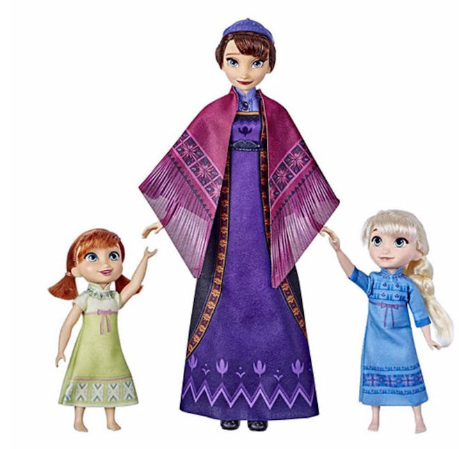 Hasbro Disney’s Frozen 2 Queen Iduna Lullaby Set