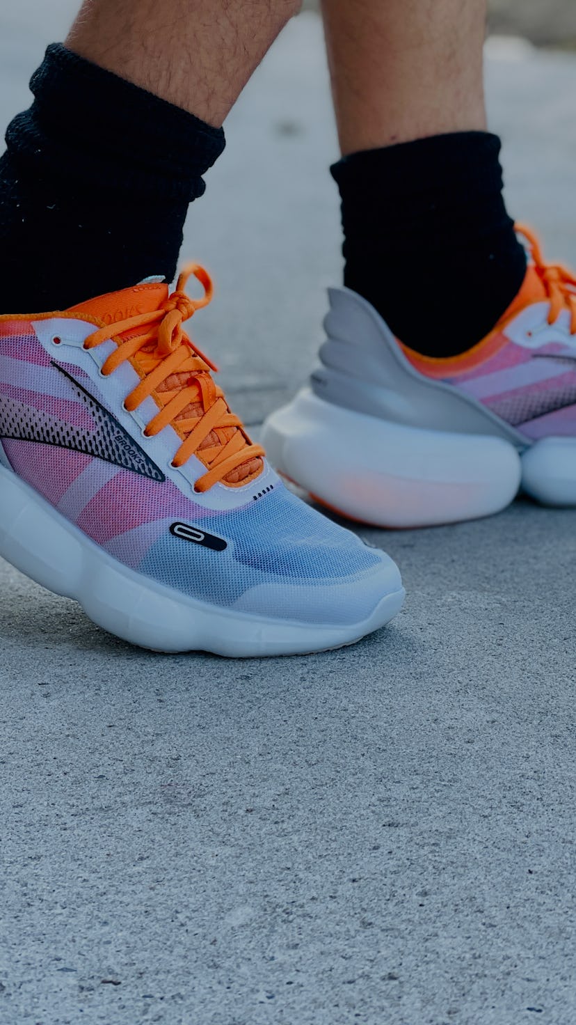 Brooks Aurora-BL running sneakers shoes review on feet