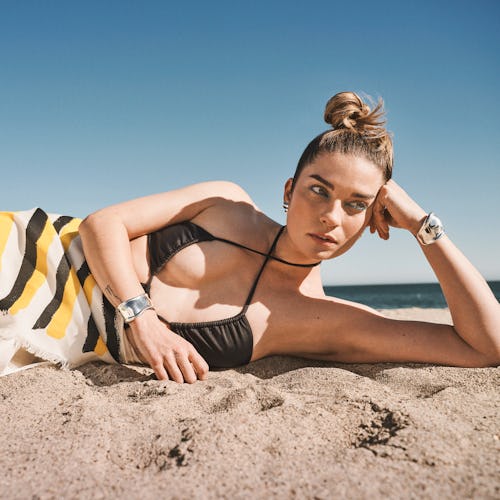 TZR cover star Annie Murphy opens up about 'Kevin Can F*ck Himself,' 'Schitt's Creek,' and more.