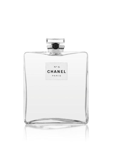 Chanel No. 5: the cult perfume turns 100 – DW – 05/04/2021