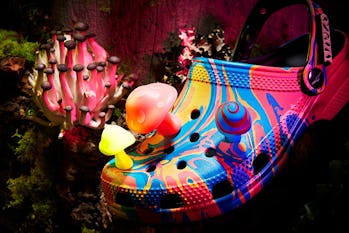 Light 2025 rainbow crocs