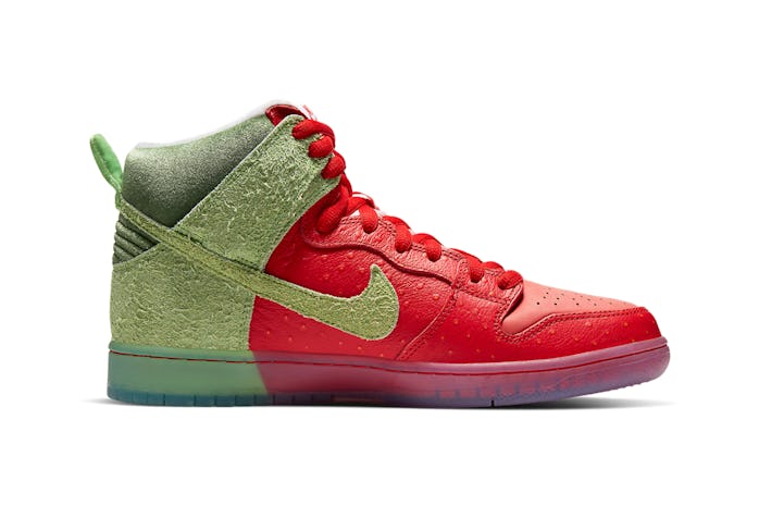 Nike SB "Strawberry Cough" Dunk High