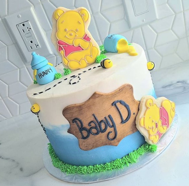 Winnie the Pooh Cake Topper   Winnie the pooh cake, Baby bear baby  shower, Disney baby shower