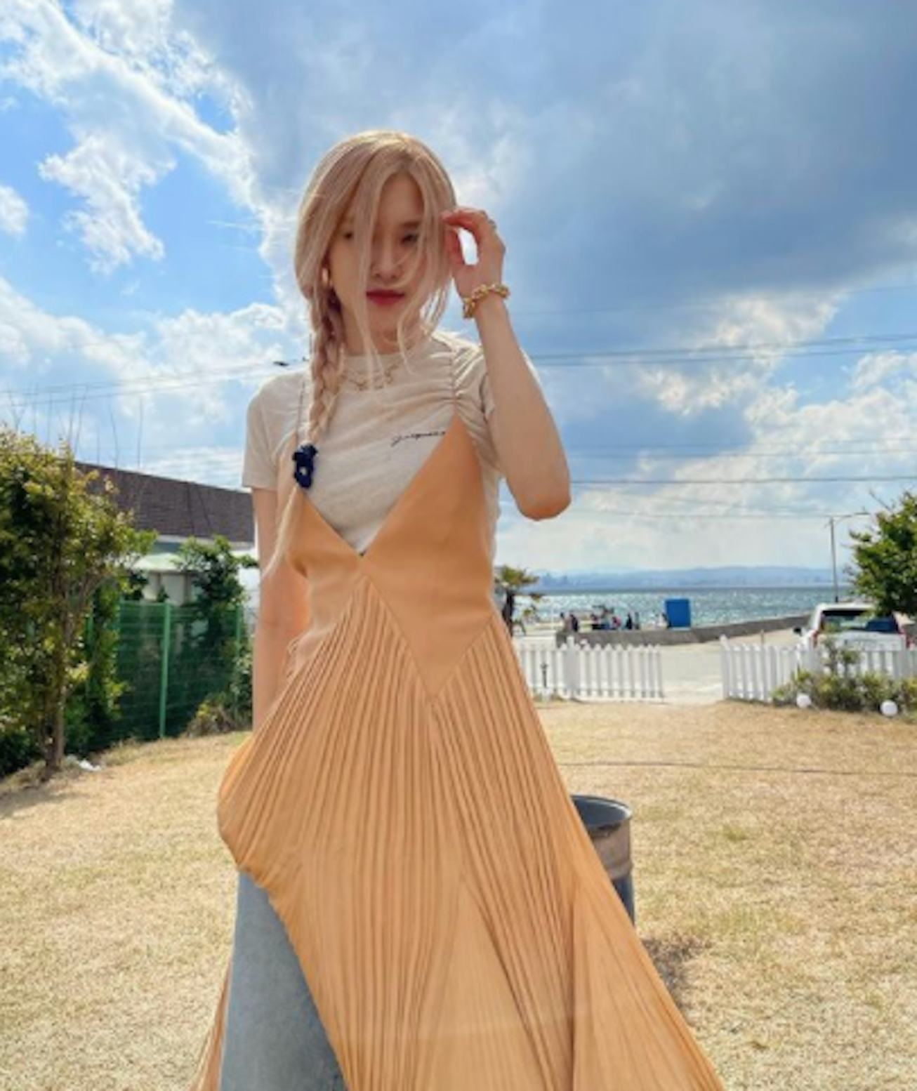 Rose from Blackpink covered Paramore's hit ballad "The Only Exception."