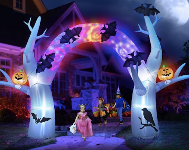 Ghost Halloween glow arch
