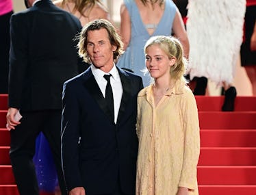 Daniel Moder and daugther Hazel on red carpet. 