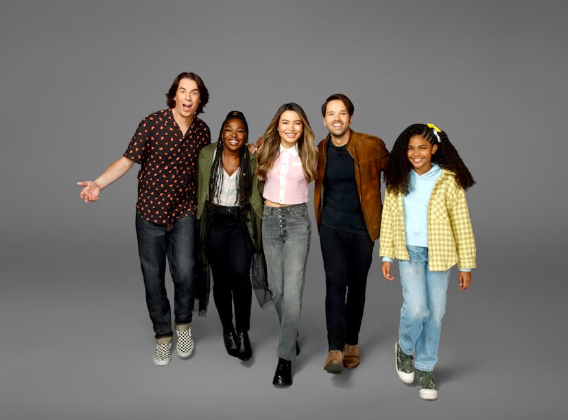 Jerry Trainor, Laci Mosley, Miranda Cosgrove, Nathan Kress, & Jaidyn Triplett of Paramount+'s 'iCarl...