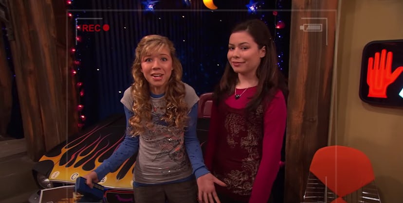 All 5 seasons of iCarly are streaming on Paramount+.