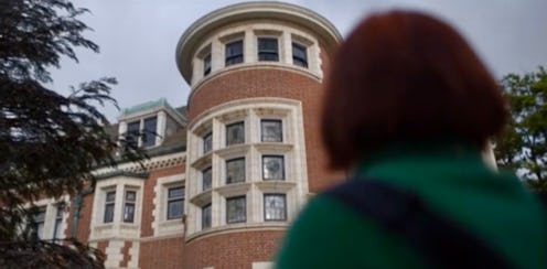 Scarlett (Sierra McCormick) arrives at Murder House in 'American Horror Stories' Episode 1