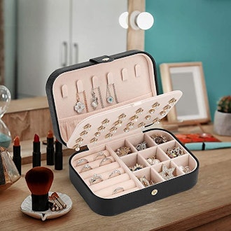 FEISCON Compact Jewelry Case