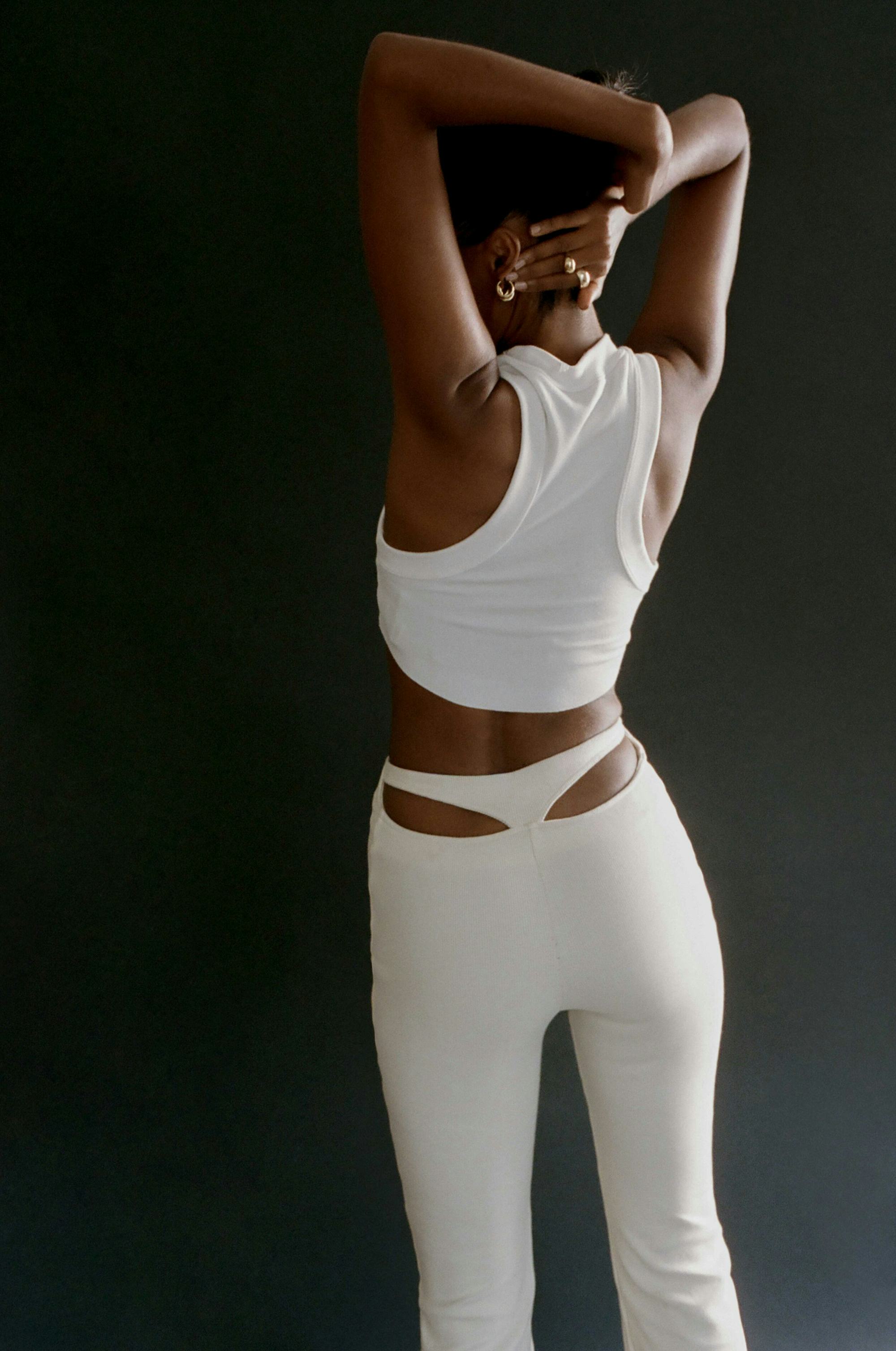 Pelvic Cutouts Are The Skin-Baring Trend You’ll Actually Want To Try