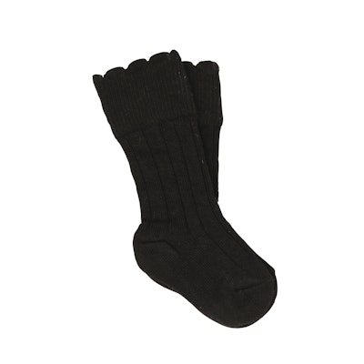 kids knee high socks in black with scalloped edge