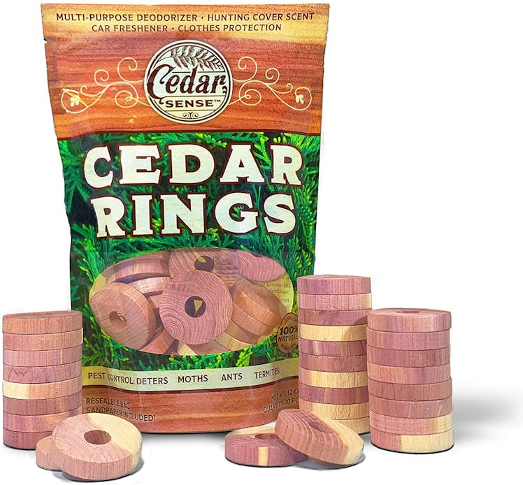 CEDAR SENSE Cedar Blocks for Clothes Storage (30 Pack)