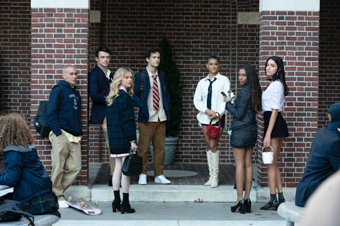 The cast of HBO Max's 'Gossip Girl' pose.