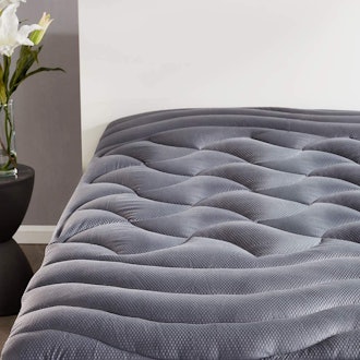 This SLEEP ZONE option is one of the best cooling mattress protectors that dries quickly.