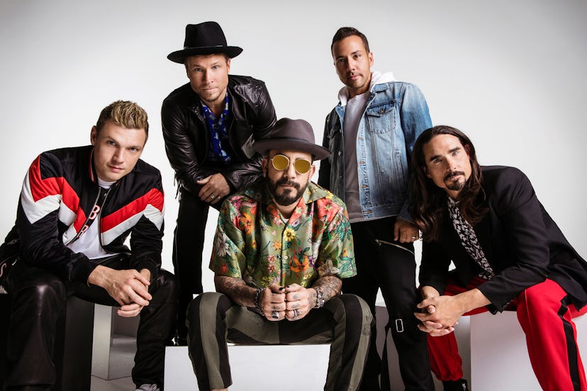 The Backstreet Boys have set dates for a Christmas show in Vegas.