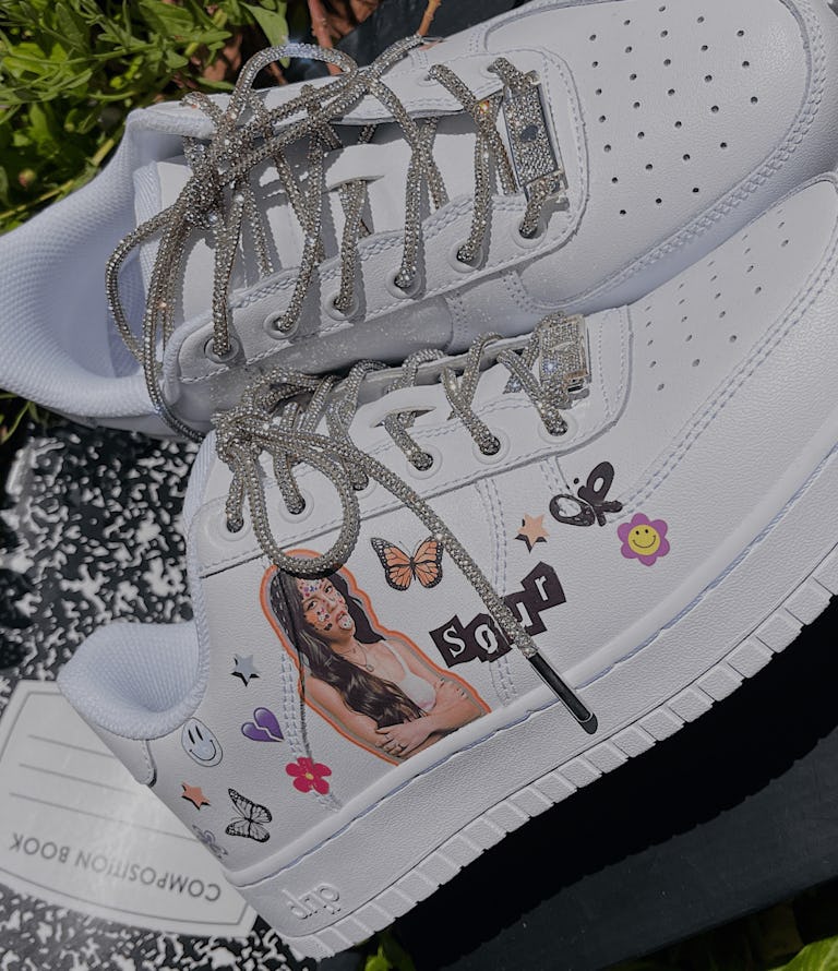 Nike continues its battle against bootleggers by suing Nike continues its battle against bootleggers by suing