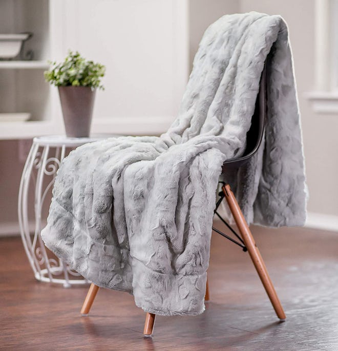 Chanasya Faux Fur Blanket