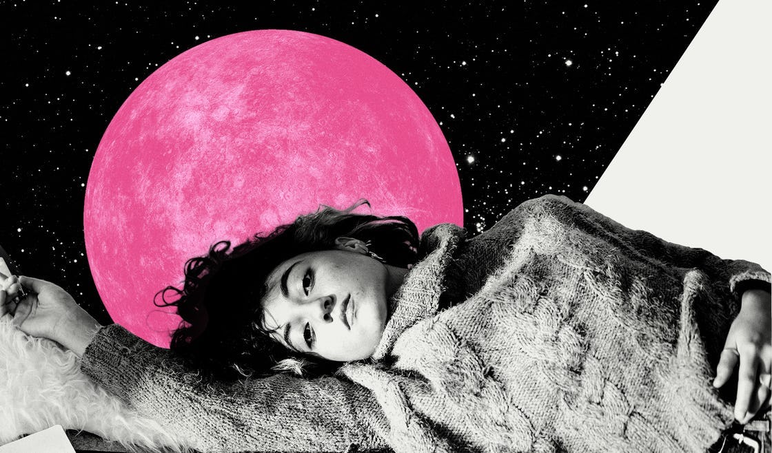 Young woman in front of a pink planet, showing the six retrograde planets in August 2021.