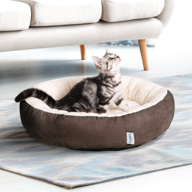 Love’s Cabin Round Cushion Cat Bed 