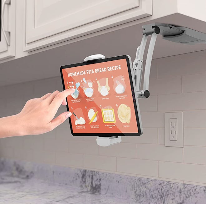 CTA Digital 2-in-1 Wall and Desktop Tablet Stand