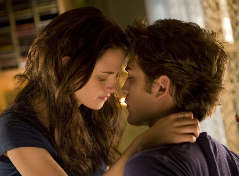 Bella Swan (Kristen Stewart) and Edward Cullen (Robert Pattinson) kiss for the first time in 'Twilig...