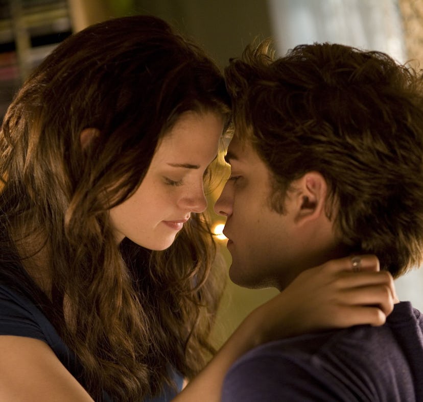 Bella Swan (Kristen Stewart) and Edward Cullen (Robert Pattinson) kiss for the first time in 'Twilig...
