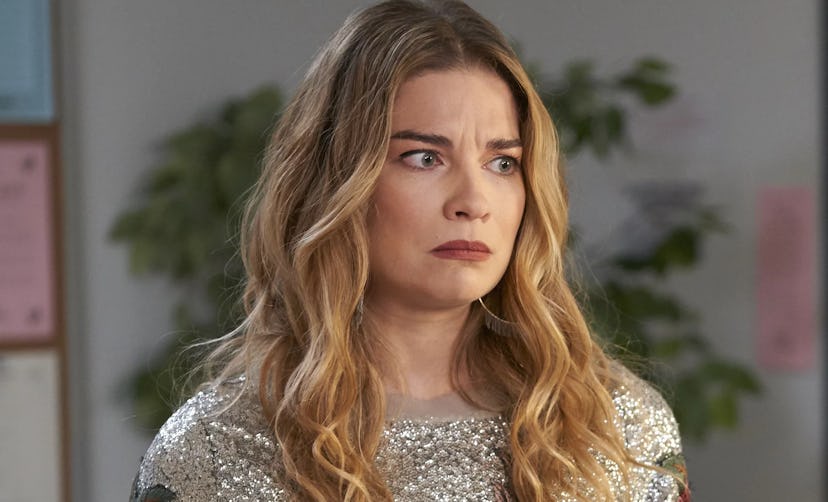 Annie Murphy will reunite with 'Schitt's Creek' writers for her new show 'Witness Protection.'