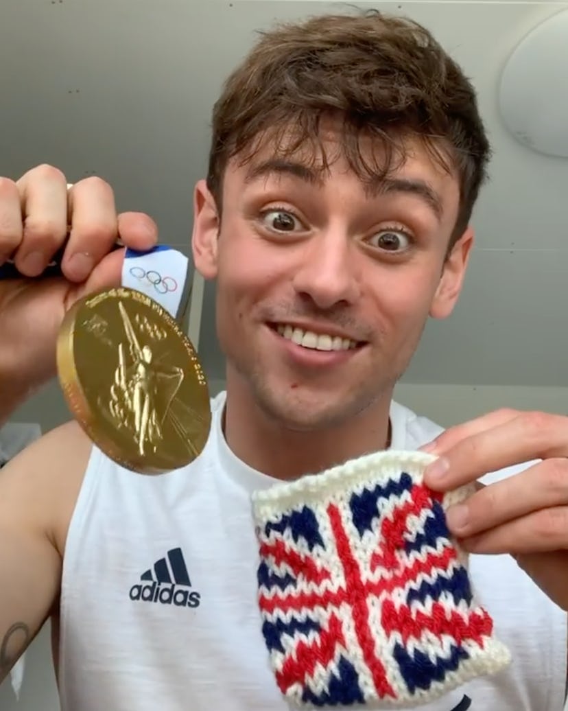 Tom Daley's crochet Olympic gold cosy