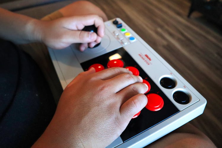 8BitDo Arcade Stick review for PS4 with Wingman XE converter for playing Virtua Fighter 5 and fighti...