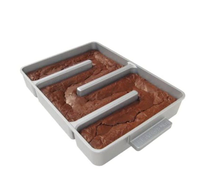 Baker's Edge Nonstick Brownie Pan